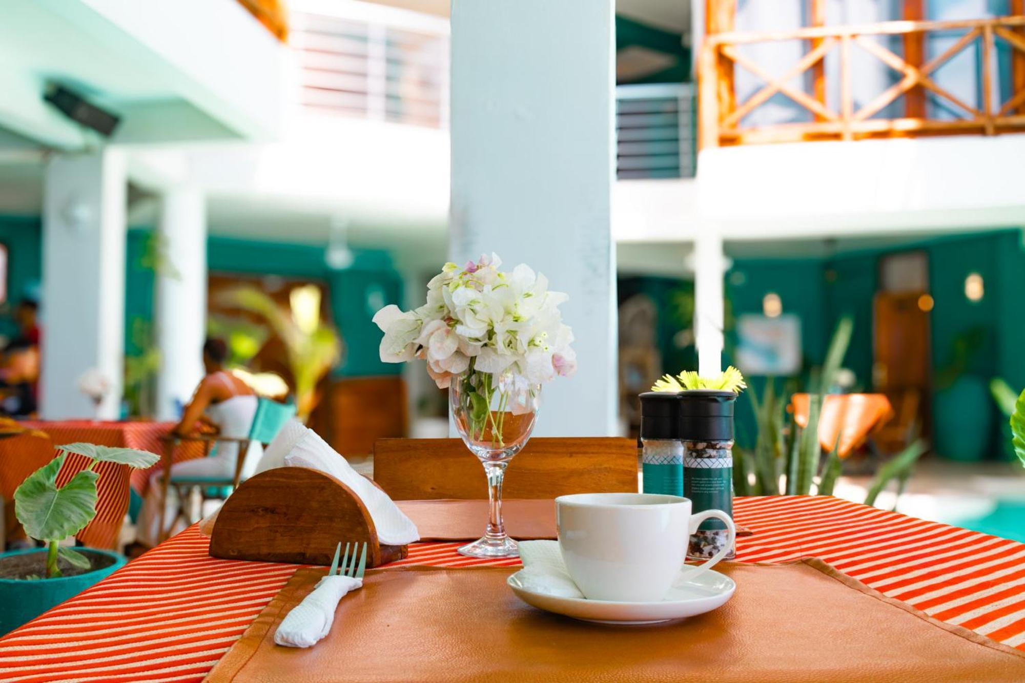 Pili Pili Tropical Island Hotel 4*